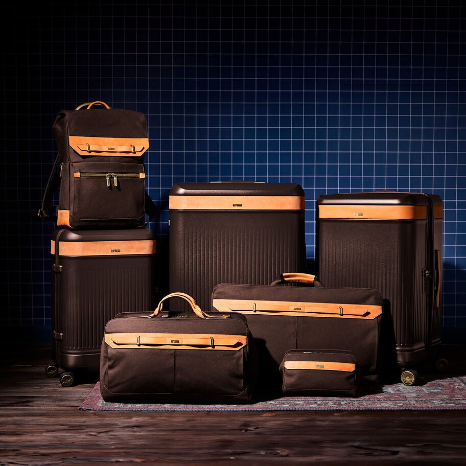 Reserve Bifold Garment Bag in the color Oak. image number 5