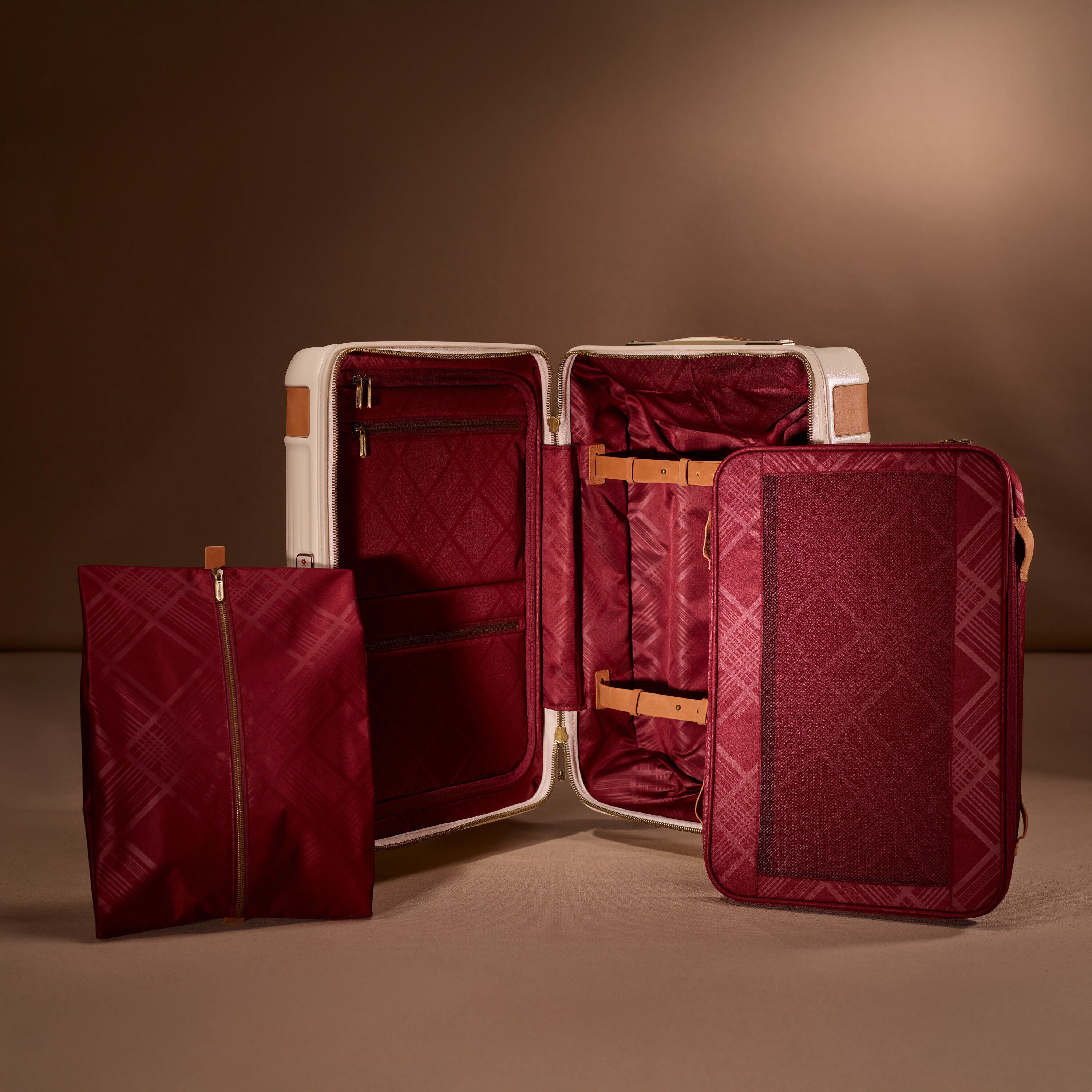Reserve Carry-On Luggage: Strength & Sophistication | Hartmann