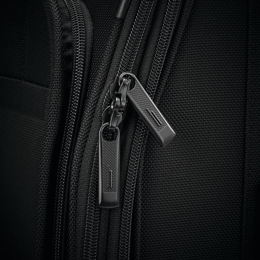 Hartmann Ratio 2 Global Carry-On Spinner, True Black, Zipper Pulls image number 7