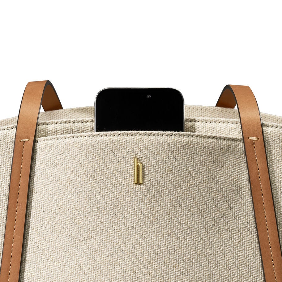 Reserve Carryall Tote in the color Ecru. image number 4
