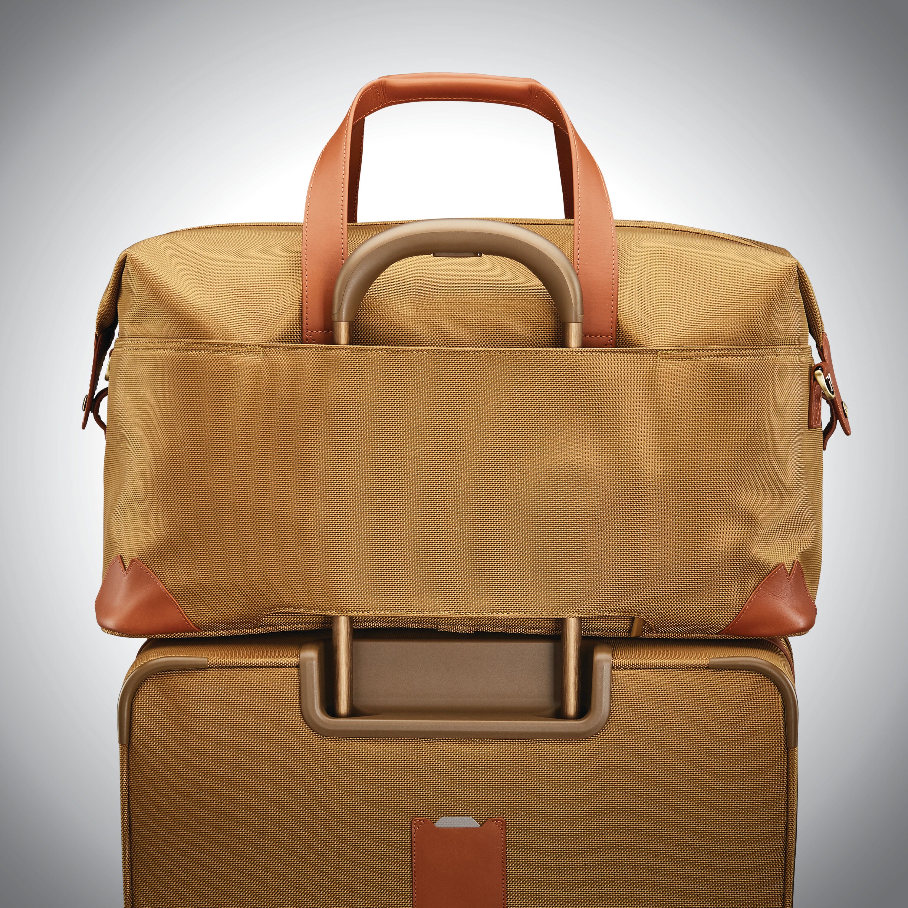 Hartmann weekend duffel top