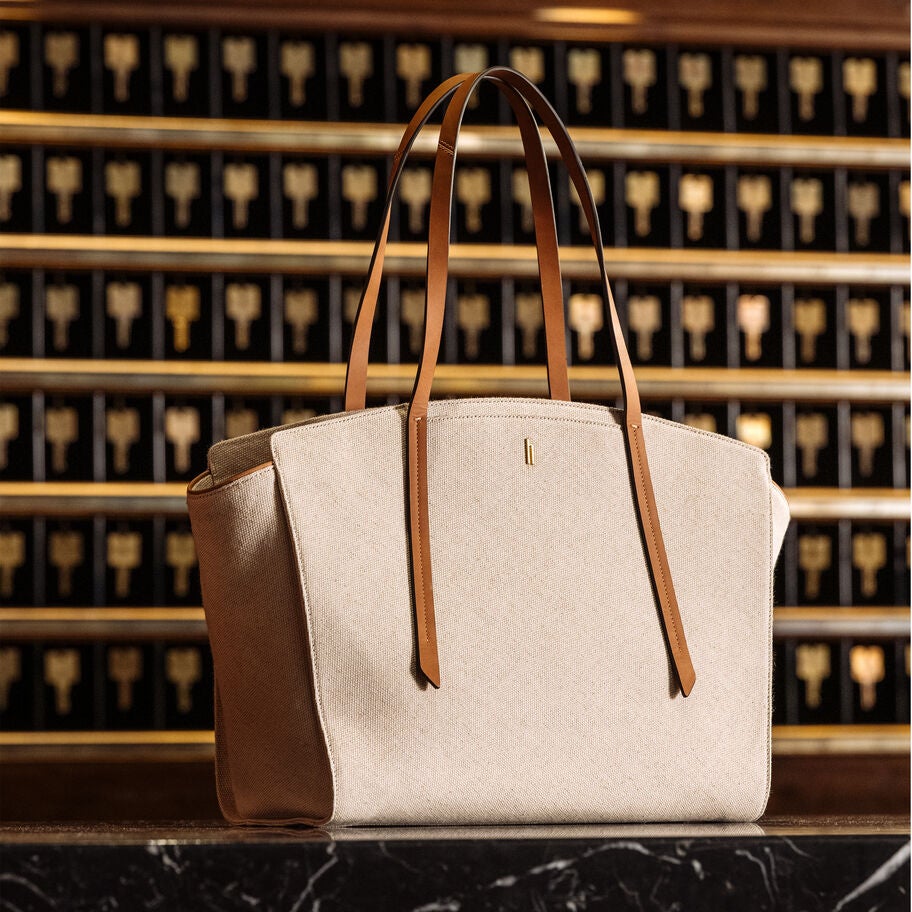 Reserve Carryall Tote in the color Ecru. image number 7