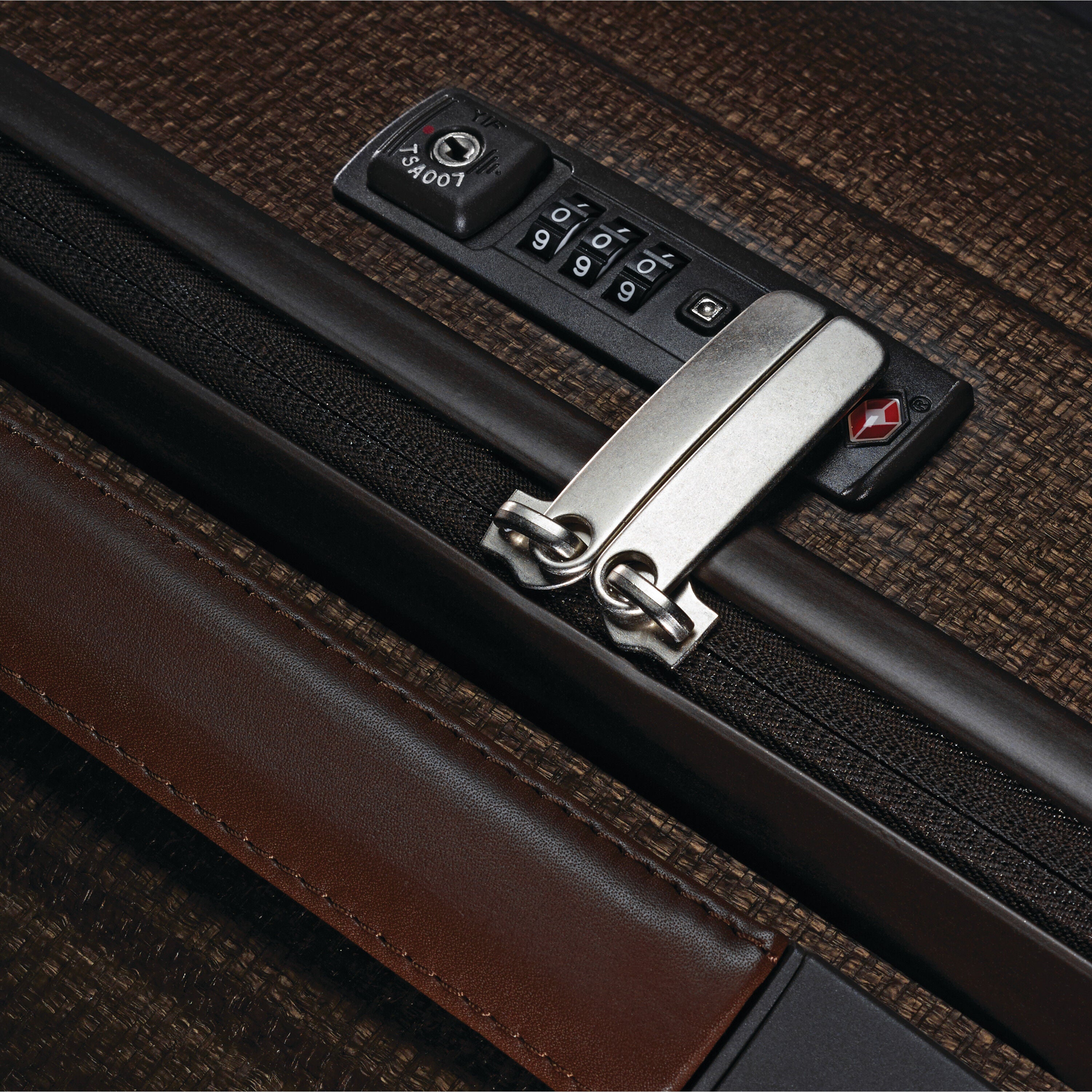 Hartmann InnovAire Medium Journey Spinner, Earth, Built-in Side TSA Lock image number 4