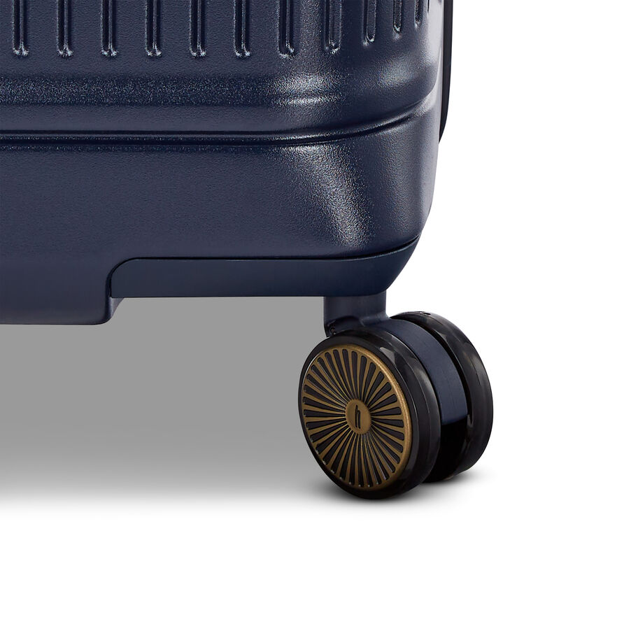 Reserve Medium Trunk in the color Midnight Navy. image number 6