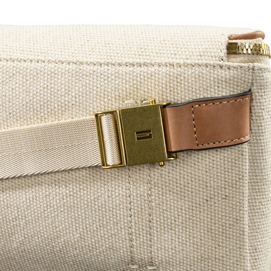 Reserve Waist Bag in the color Ecru. image number 5