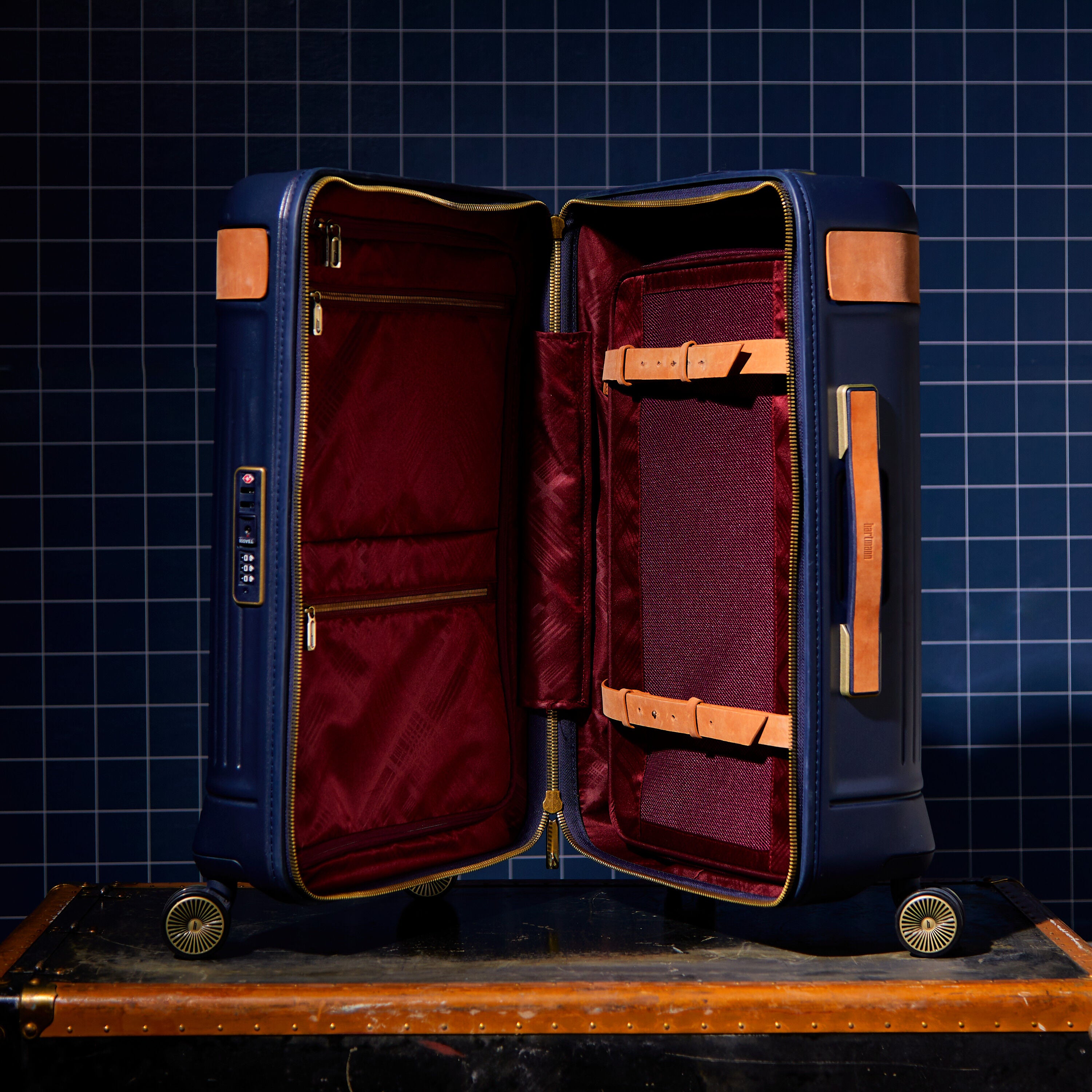 Reserve Carry-On Luggage: Strength & Sophistication | Hartmann