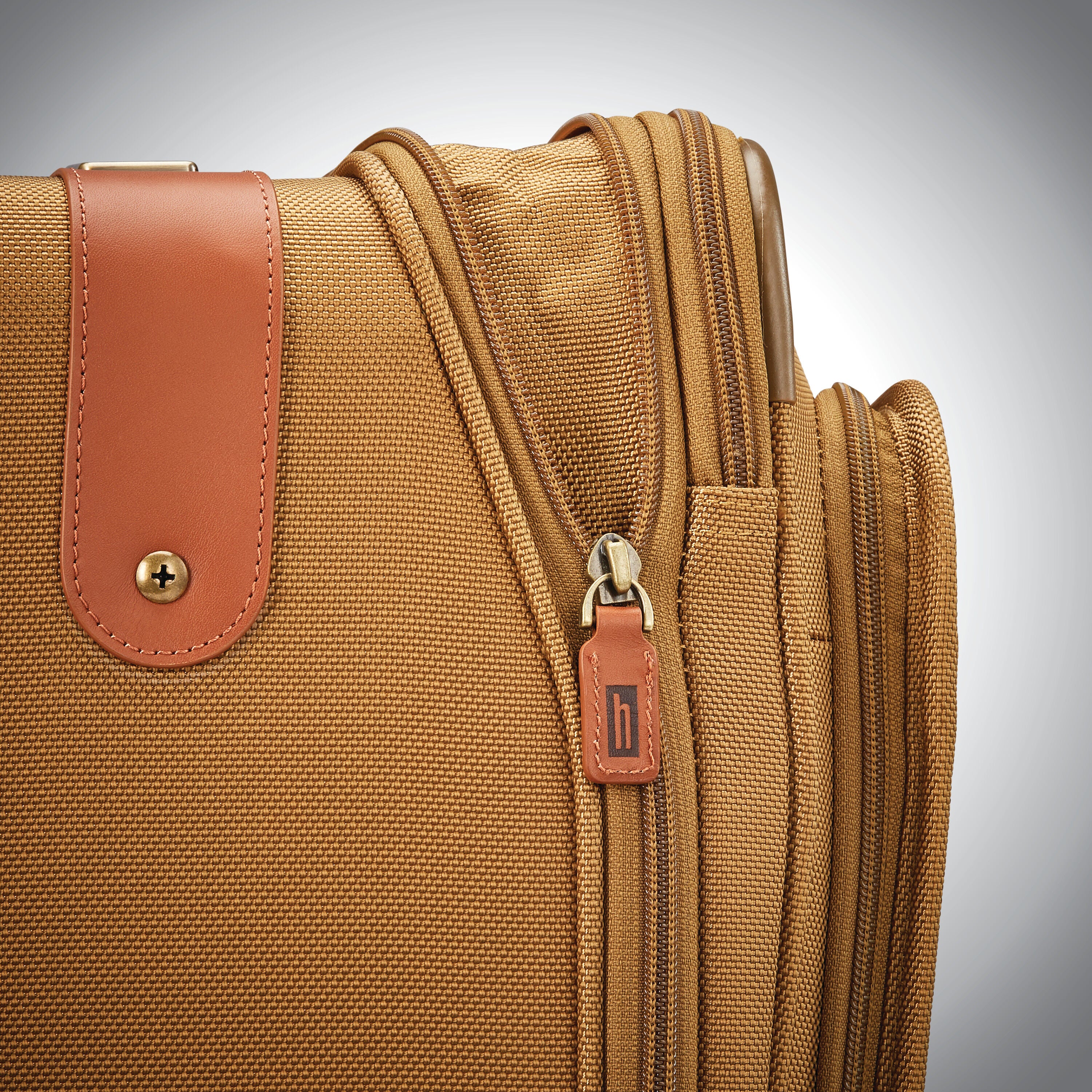 Hartmann century global clearance carry on expandable spinner
