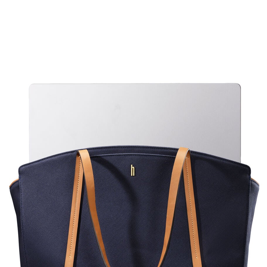 Reserve Carryall Tote in the color Midnight Navy. image number 5