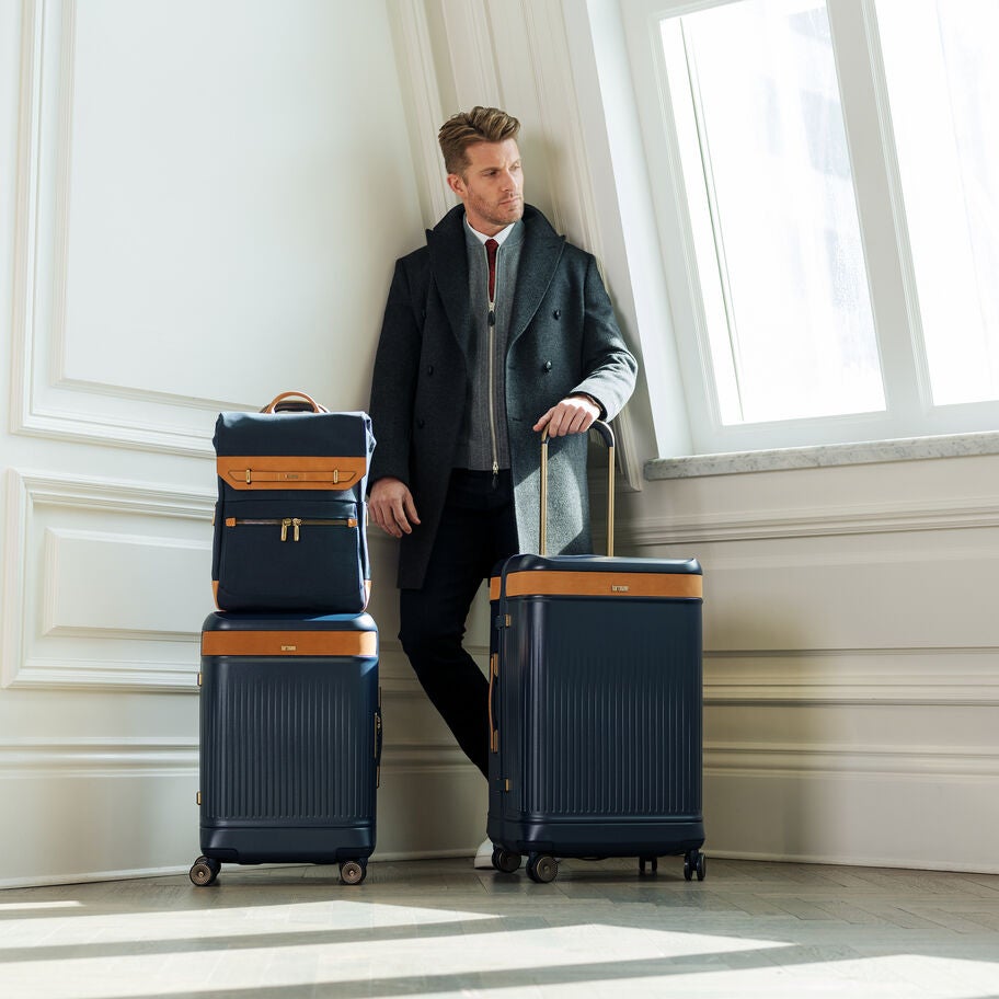 Reserve Medium Trunk in the color Midnight Navy. image number 9