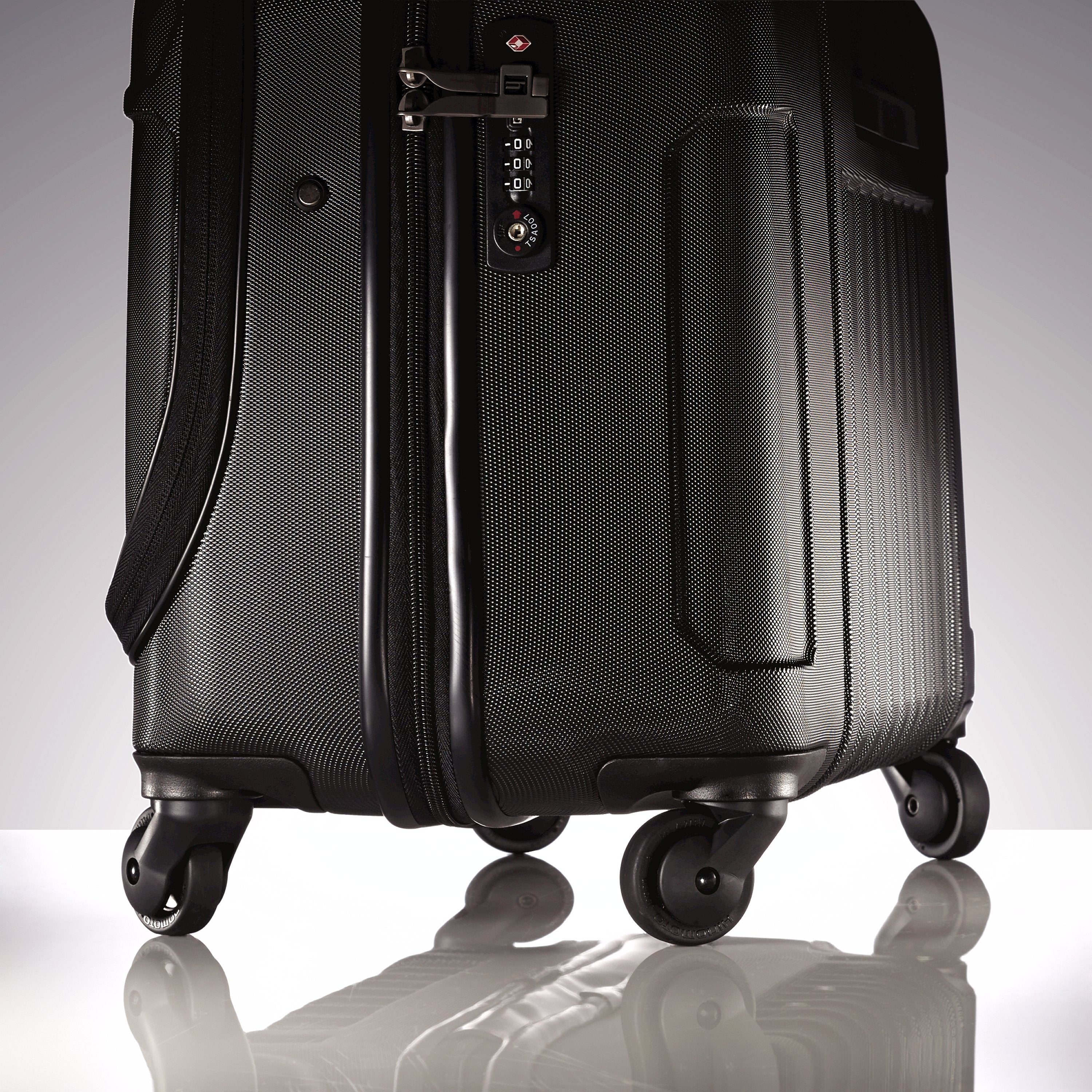 Hartmann Vigor CarryOn Spinner Garment Bag